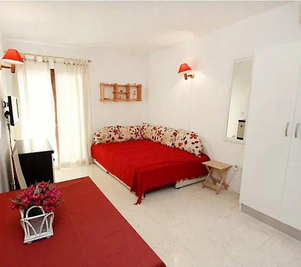 Apartment Villa Pinia Okrug Gornji Croatia
