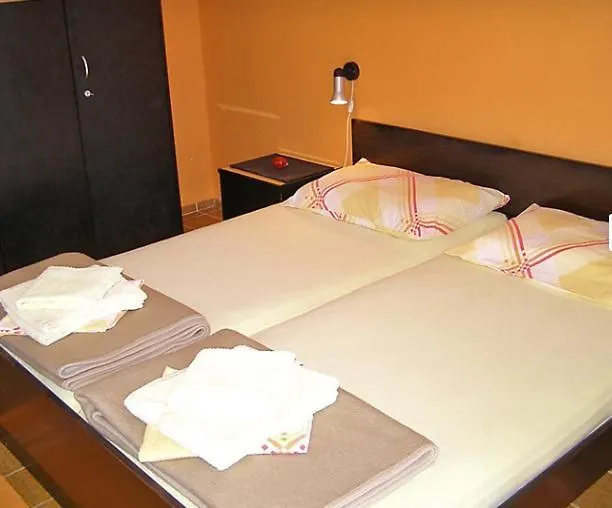 Villa Pinia Okrug Gornji Apartment